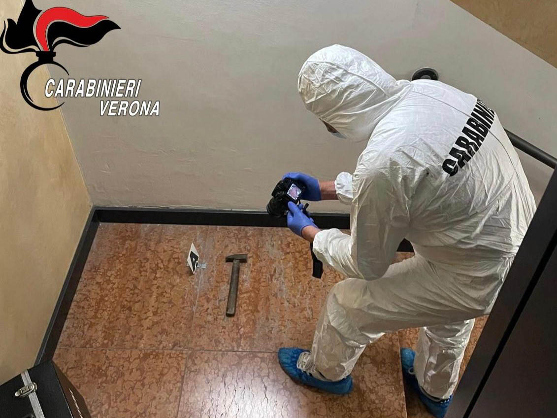 Carabinieri in sopralluogo per il tentato omicidio a Legnago